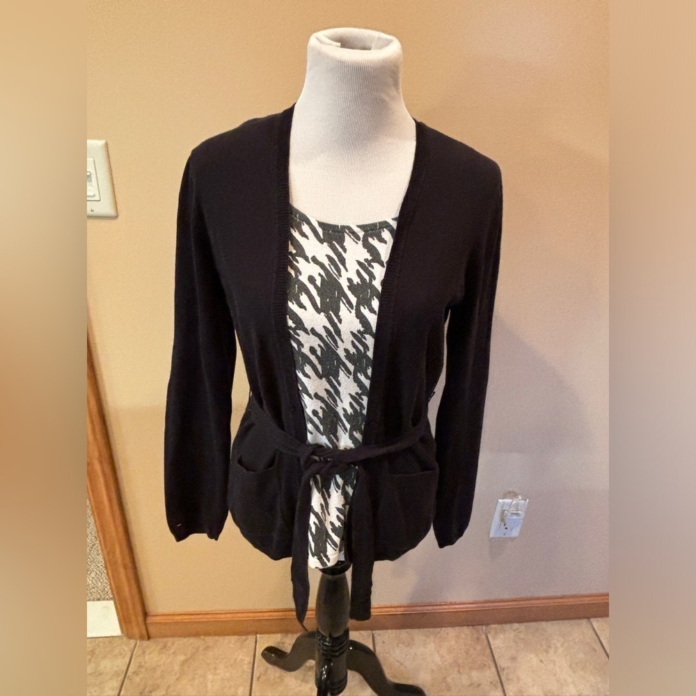 Notations Women’s Black Sweater with Belt and Printed Panel Size Medium